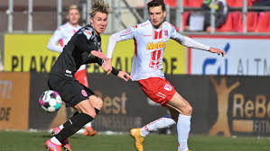 Geschäftsführer christian keller brachte den jahn wieder in die spur. Regensburg Verlangert Remis Serie Gegen Dusseldorf Sport Nordbayern