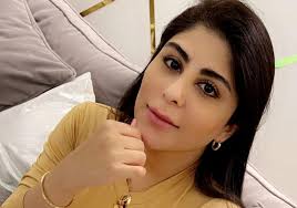 قالت الفنانة الباكستانية المقيمة في السعودية زارا البلوشي، إنها أصيبت بفيروس كورونا، وذلك عقب انتهائها من تصوير مسلسل بلال في الـ 7 من سبتمبر الجاري، موضحًة أن الأعراض ظهرت عليها في اليوم التالي مباشرة. Ø²Ø§Ø±Ø§ Ø§Ù„Ø¨Ù„ÙˆØ´ÙŠ ØªÙƒØ´Ù Ù‡ÙˆÙŠØ© Ø·Ù„ÙŠÙ‚Ù‡Ø§ Ù…Ø§ Ø¹Ù„Ø§Ù‚Ø© ÙÙ‡Ø¯ Ø§Ù„Ù‚Ø­Ø·Ø§Ù†ÙŠ ÙˆÙƒØ§Ù„Ø© Ø³ÙˆØ§ Ø§Ù„Ø¥Ø®Ø¨Ø§Ø±ÙŠØ©