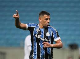 Diego de souza was born on 14 may, 1984 in melo, uruguay, is a uruguayan footballer. Gremio Vive Com Diego Souza Cenario Que Renato Nunca Conseguiu Antes