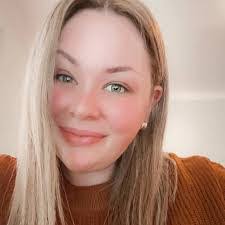 Serena Harrell's Instagram, Twitter & Facebook