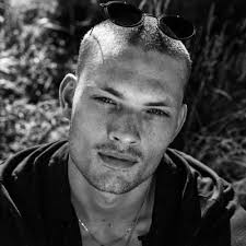 William Los (@WilliamtLos)