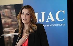 Peta credlin is an australian political journalist born on 23 march 1971 from the len and brenda credlin. Credlin Balance Lacking In Israel Coverage The Australian Jewish News