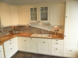 Gunstige Landhauskuche Aussen In Magnolie Haus Kuchen Landhauskuche Kuche Bauen