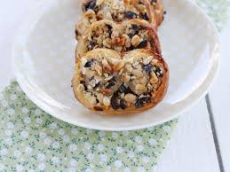 Biscuits Palmiers Feuillet Eacute S Au Ch Egrave Vre Frais Olives Et Pignons De Pin Biscuits Palmier Idee Recette Recette Biscuit