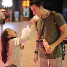 Kalo ga tau nih ts kasih liat gambarnye. 10 Potret Indra Bruggman Yang Makin Memukau Di Usia Hampir 40 Tahun