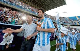 Van Nistelrooy Ilusionado En Su Presentacion Con El Malaga Libertad Digital Para la segunda parte, pellegrini movió el banco. van nistelrooy ilusionado en su