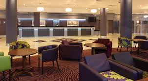 It is within walking distance of chelsea and fulham football clubs and is part of the 32 acre imperial wharf development. Jurys Inn Leeds In Leeds Hotel Rates Reviews On Orbitz