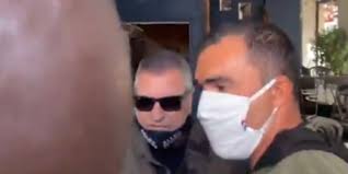 Lola marois bigard le défend respecte tes amis (vidéo). Video Yellow Vests Jean Marie Bigard Attacked By Demonstrators In Paris Teller Report