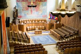 Univerzita Karlova - Vše je připraveno na slavnostní červencové promoce. Už  se nemůžeme dočkat, až pogratulujeme našim čerstvým absolventům. ???? |  Facebook