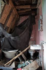 Jun 14, 2021 · contractor finds 9 cats, 7 kittens inside walls of abandoned house in philadelphia. Omg You Won T Believe What S Inside This Abandoned House Seph Lawless