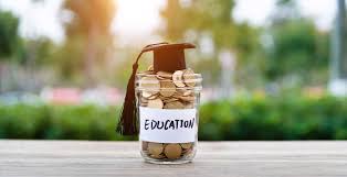 Die erste bank und sparkasse, ist vertraglich gebundener versicherungsagent der wiener städtische versicherung ag vienna insurance group und vermittelt ausschließlich produkte dieser versicherung. Studium Finanzieren Mit Einem Studentenkredit Home4students