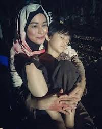 Suatu ketika dahulu, ketika penonton diberitahu bahawa nama watak antagonis filem munafik 2 ialah abu ja. Maya Karin Gugat Kedudukan Umie Aida Mynewshub