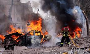 Russian missile strike kills dozens in ...