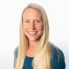 Jennifer Cates's Instagram, Twitter & Facebook