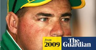 South Africa's Mickey Arthur shows interest in coaching England
