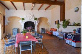 La casa rural el capricho está encuadrada en una parcela cercada de 5000 metros cuadrados con olivos, arbolado, jardín y piscina de 10x6 m. Casas Rurales En Fortuna Murcia