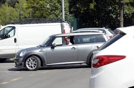 Od půlnoci z úterý na středu se budou moci k očkování přihlásit i lidé od 30 do 34 let. Cim Jezdi Cesky Premier Babis Zde Je Jeho Automobilova Flotila Za Miliony Auto Journal