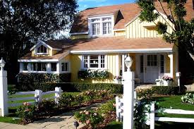 Desperate Housewives Wisteria Lane Desperate Housewives Desperate Housewives House American Houses