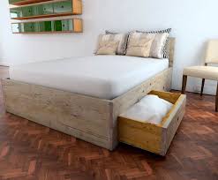 deze volledig latten uniek afgeveerde bed base kan worden gemaakt aan elke grootte matras zie hieronder bed met lade eclectische slaapkamer slaapkamerideeen
