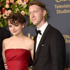 A national spot for life cereal was joey's first commercial. Joey King Walked The Emmys 2019 Carpet With Her Reported New Boyfriend Steven Piet Teen Vogue