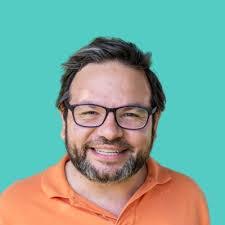 Lauren Spriggs's Instagram, Twitter & Facebook