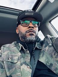 Darius Rowe's Instagram, Twitter & Facebook