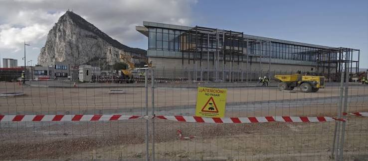 El derribo de la Verja se acelera entre críticas al acuerdo de Gibraltar: «Deja muchos cabos sueltos»