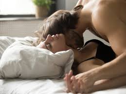 शादी से पहले सेक्स करना सही है या गलत? जरूर जान लें इसके फायदे और नुकसान sex  before marriage is wrong or right pros and cons of physical sexual  relationship before marriage,