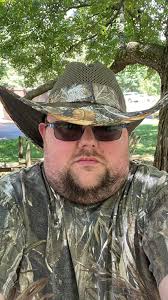 Jeremy Thomas Holt (@gloriouscreationpandv) • Instagram photos and videos