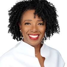 Kim Waller's Instagram, Twitter & Facebook