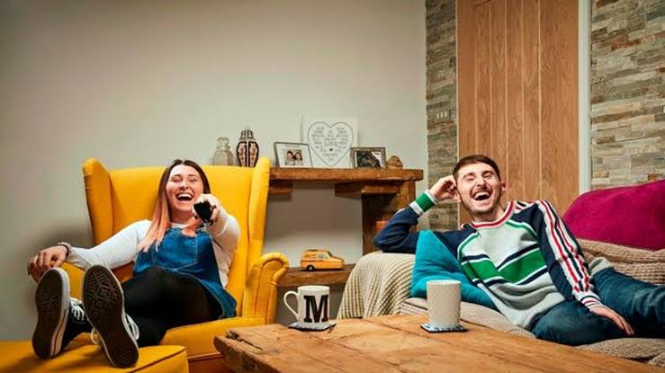 Gogglebox's Pete and Sophie in unseen throwback with very famous relatives | Wales Online