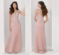 Que vous recherchiez une robe longue fluide ou bien une robe avec les épaules dénudées, notre sélection propose exactement ce qu'il vous faut. Robe Longue Pour Cocktail Robe De Soiree Paris Robe Cocktail Longue Robe Longue Pour Mariage
