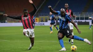 Τα μέλη και οι οπαδοί της ονομάζονται milanisti (μιλανίστι) ή rossoneri (ροσονέρι, δηλαδή κοκκινόμαυροι). Italiko Podosfairo Apofasizoyn An 8a Timwrhsoyn Gioybentoys Milan Inter Sportlive Gr