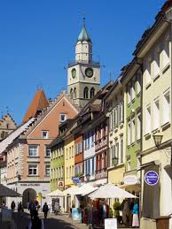 Der Turm Des Munster St Nikolaus Von Uberlingen Im Hintergrund Das Wahrzeichen Der Stadt Beruhmt Die Festlichen Munst Bodensee Bodensee Urlaub Europa Reisen