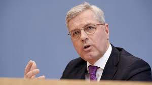 Beide parteien kassierten bei der europawahl eine empfindliche schlappe. Cdu Rottgen Will Auch Kanzlerkandidat Werden