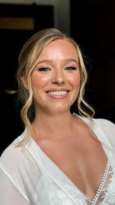 Bride Jordan 🤍, Jordan mora no Texas e graças ao meu trabalho aqui no  Instagram ela me encontrou de lá e me contratou para maquia-la no seu  casamento no Rio de Janeiro. , Um honra e gratidão pela ...