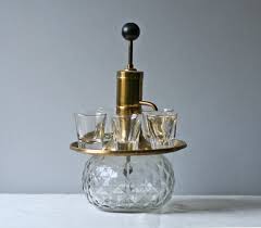 Buy liquor dispenser and get the best deals at the lowest prices on ebay! Vintage Brass Liquor Dispenser With Shot Glasses Etsy Liquor Dispenser Shot Glasses Vintage Brass