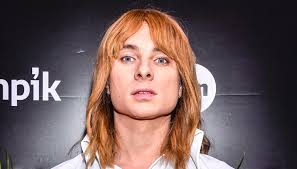 Ralph Kaminski pokazał się w krótkich włosach. Tak wygląda bez peruki  [FOTO] :: RMF FM