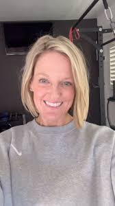 Julie Derr's Instagram, Twitter & Facebook