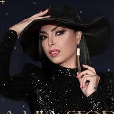 Dora Bianco's Instagram, Twitter & Facebook