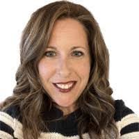 Ashley Hynes's Instagram, Twitter & Facebook