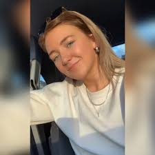 Bethan Phillips (@bethan_phillz)