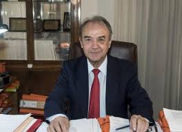 O δημήτρης τσοβόλας προερχόταν από φτωχή οικογένεια και γεννήθηκε το 1942 στο ορεινό χωριό μελισσουργοί άρτας, στα τζουμέρκα. Dhmhtrhs Tsobolas Author At Marketpost