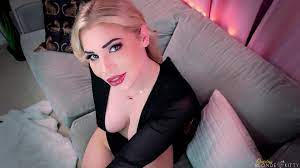 Blonde goddess kitty