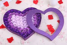 23,681 valentine gift premium high res photos. Best Valentine Gift For 2021 Inspired Ideas For Men And Women