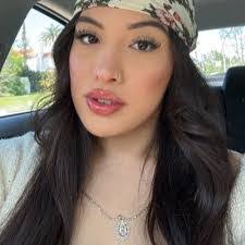 Emily Merrick's Instagram, Twitter & Facebook