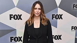 Jennifer love hewitt shows a different side of herself as a mother forced into prostitution to provide for her family in 'the client list' premiering july 19. Who Is Jennifer Love Hewitt Facts About The 9 1 1 Actress Hollywood Life