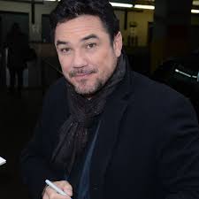 Dean Cain wurde aufgrund einer Knieverletzung Schauspieler