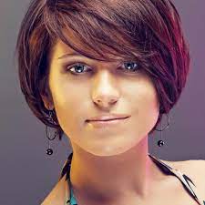 Feminine Kurzhaarfrisur Mit Xxl Pony Kurzhaarfrisuren Mit Pony Kurze Bob Frisuren Mit Pony Kurzhaarfrisuren Frisuren Kurz Mit Pony