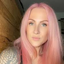 Angela Vining's Instagram, Twitter & Facebook